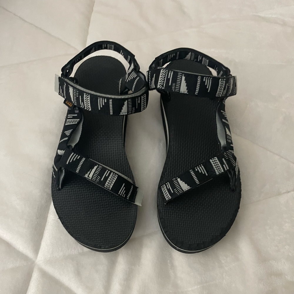 Black platform TEVA